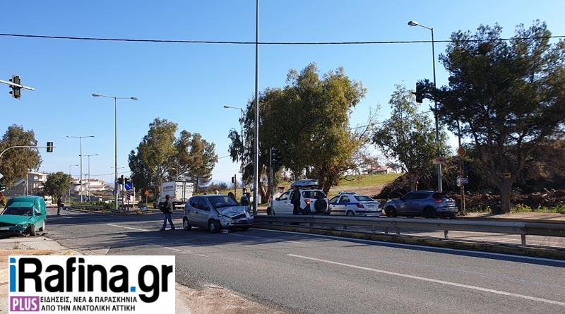 Σφοδρό τροχαίο στην Λ. Μαραθώνος - Έκλεισε προσωρινά ο δρόμος (Photos) - Media