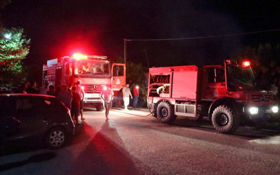 Θεσσαλονίκη: Φωτιά μέσα στο ΑΠΘ - Πυρπόλησαν πρέσα απορριμμάτων - Media