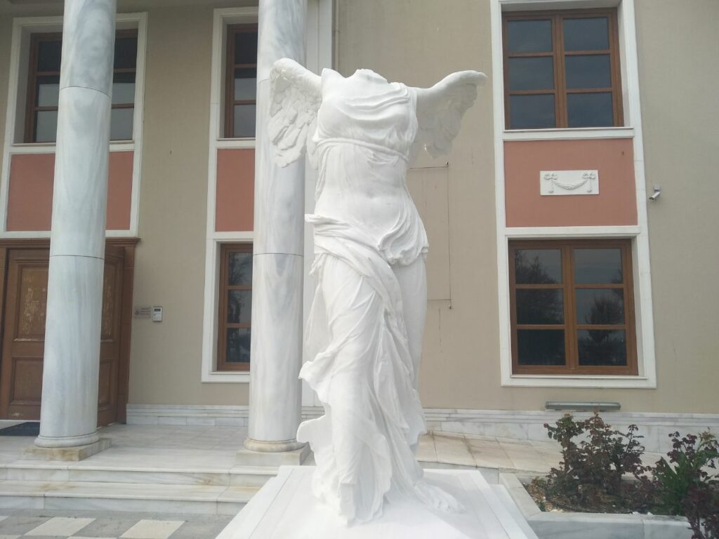 Έτοιμη η «Νίκη της Σαμοθράκης» στην Αλεξανδρούπολη - Βάρους 6,5 τόνων το άγαλμα - Media