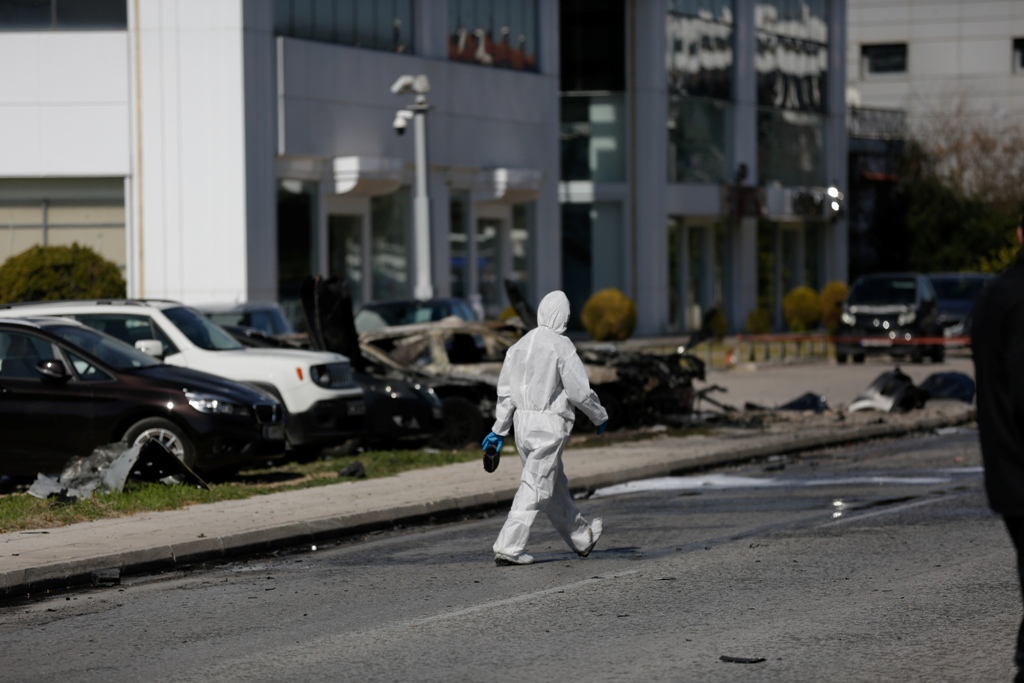 Από βόμβα σε αυτοκίνητο η έκρηξη και η πυρκαγιά στη Λ.Βουλιαγμένης (Photos/Video) - Media