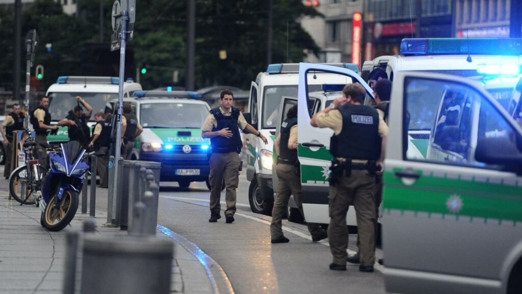 Απετράπη τρομοκρατική επίθεση στη Γερμανία - Δέκα άτομα στόχευαν σε ασταμάτητο λουτρό αίματος - Media