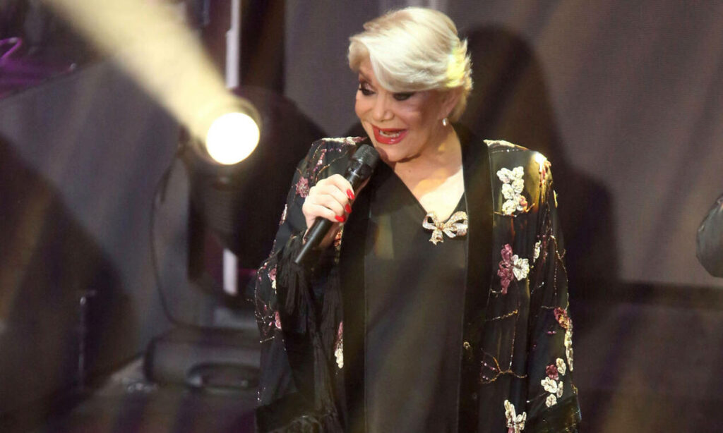 Στο νοσοκομείο εσπευσμένα η Μαρινέλλα   - Media