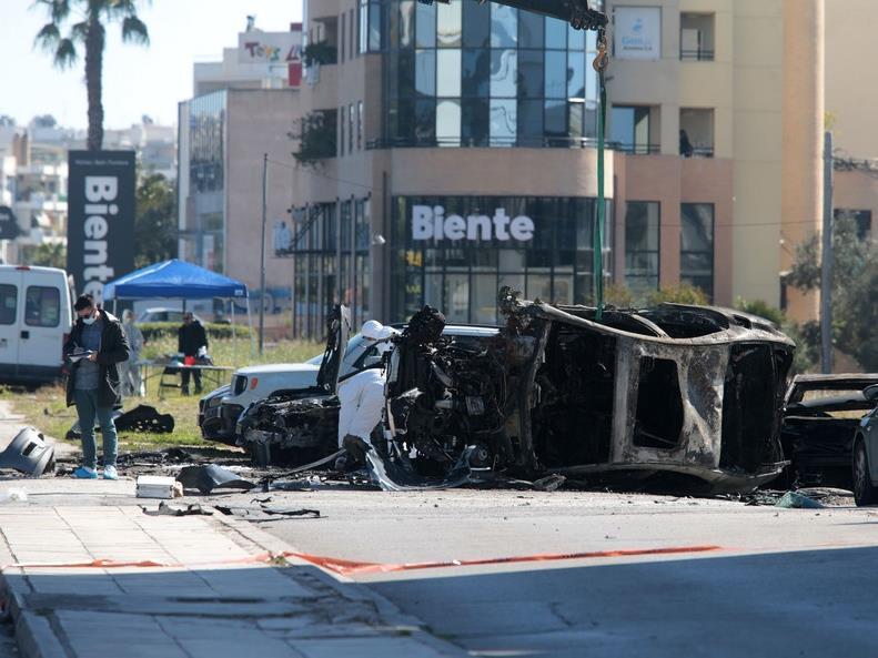 Έκρηξη στη Γλυφάδα: Ποιος κρύβεται πίσω από την βομβιστική επίθεση; - Media