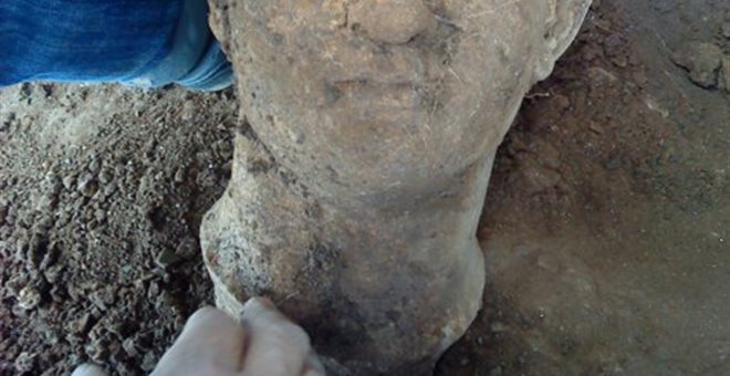 Αριδαία: Αγρότης εντόπισε μαρμάρινη κεφαλή αγάλματος - Media