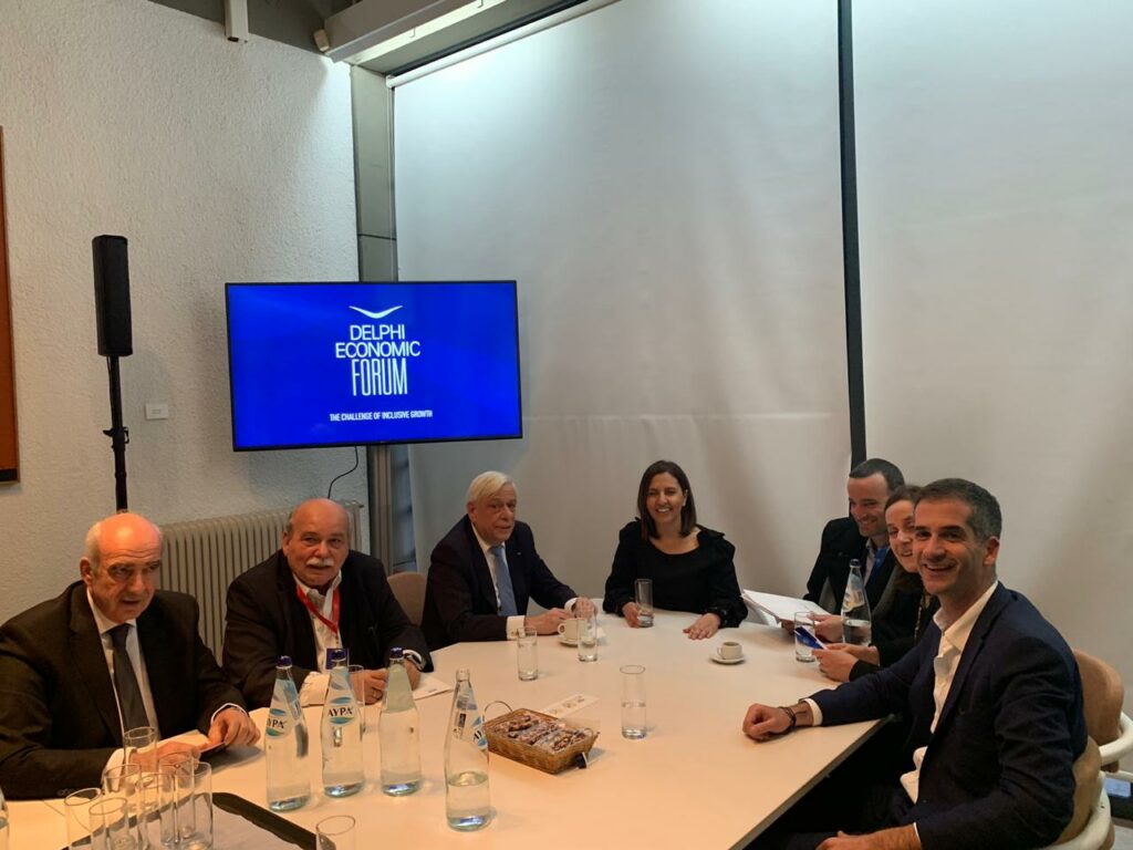 «Υπερκομματικός»  καφές στους Δελφούς με τον Πρόεδρο της Δημοκρατίας για Ν. Βούτση, Β. Μεϊμαράκη,  Κ. Μπακογιάννη  - Media