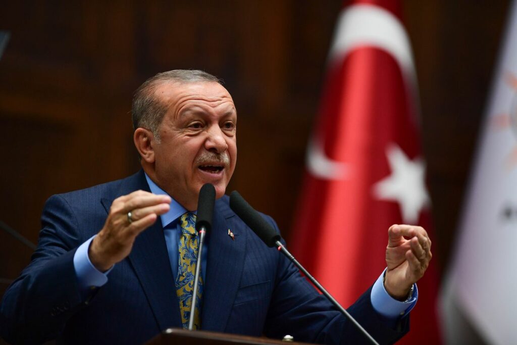 Εθνικιστικές κορώνες Ερντογάν: «Σμύρνη, που έριξες τους γκιαούρηδες στη θάλασσα» - Media