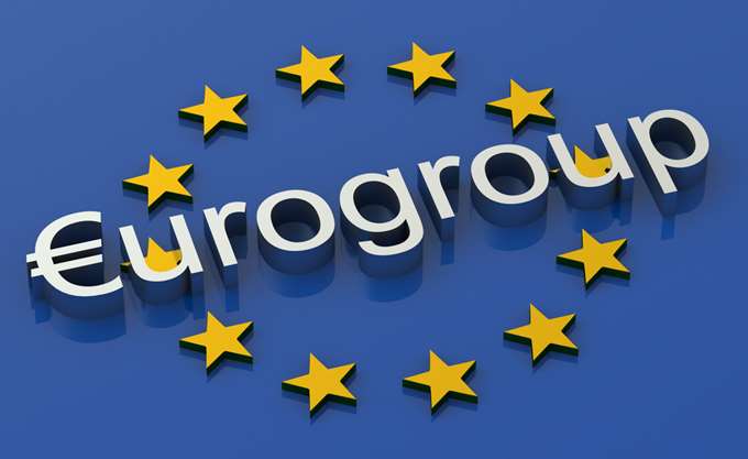 Λευκός καπνός με χειροκροτήματα στο Eurogroup «θρίλερ» - 500 δισ. ευρώ άμεσα διαθέσιμα - Απορρίφθηκαν τα κορωνο-ομόλογα - Media