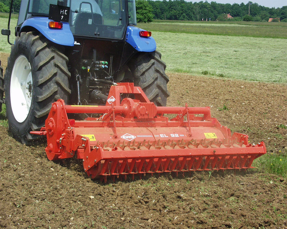 Φρικτός θάνατος για 78χρονο αγρότη - Διαμελίστηκε όταν εγκλωβίστηκε κάτω από φρέζα - Media