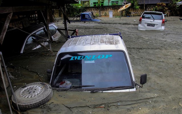 Ινδονησία: Σχεδόν 80 νεκροί από τις πλημμύρες - 43 αγνοούμενοι - Media