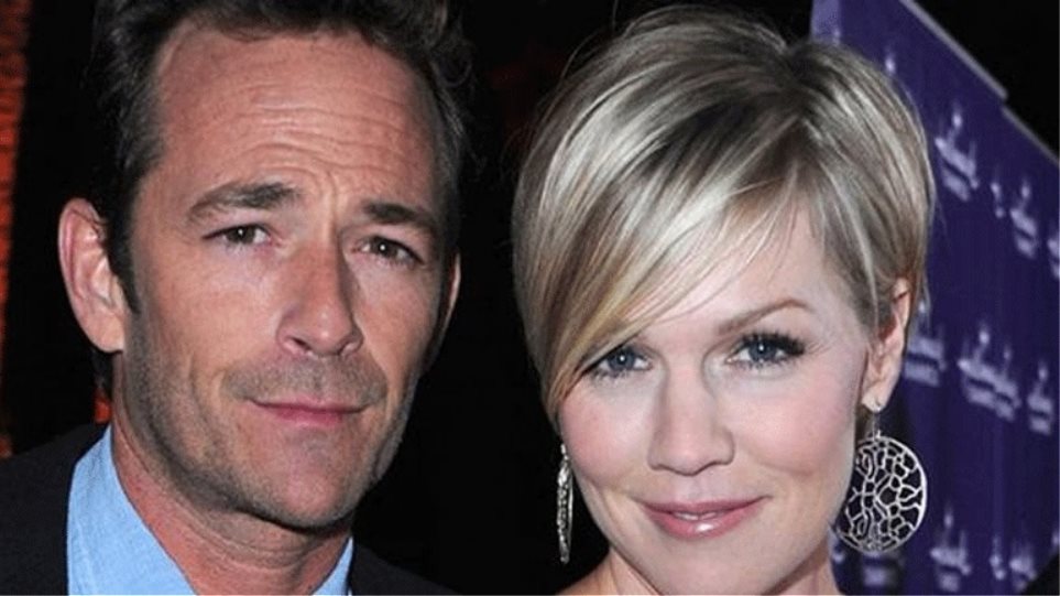 Η «Κέλι» του Μπεβερλι Χιλς ξεσπά για την «επίθεση» που δέχτηκε μετά τον θάνατο του Λουκ Πέρι (Photo) - Media