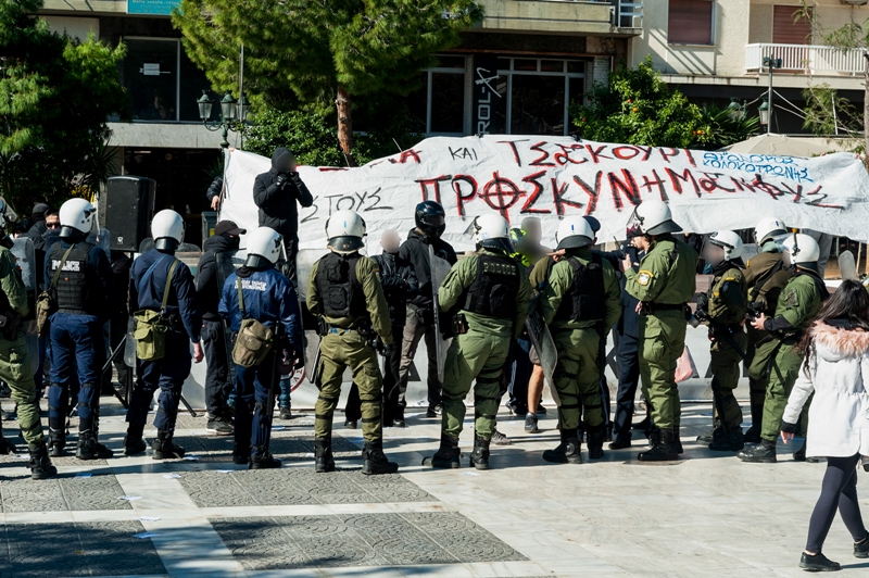 «Μπουμπούκια» οι ακροδεξιοί που επιχείρησαν να μολύνουν με την παρουσία τους την παρέλαση της Καλλιθέας - Media