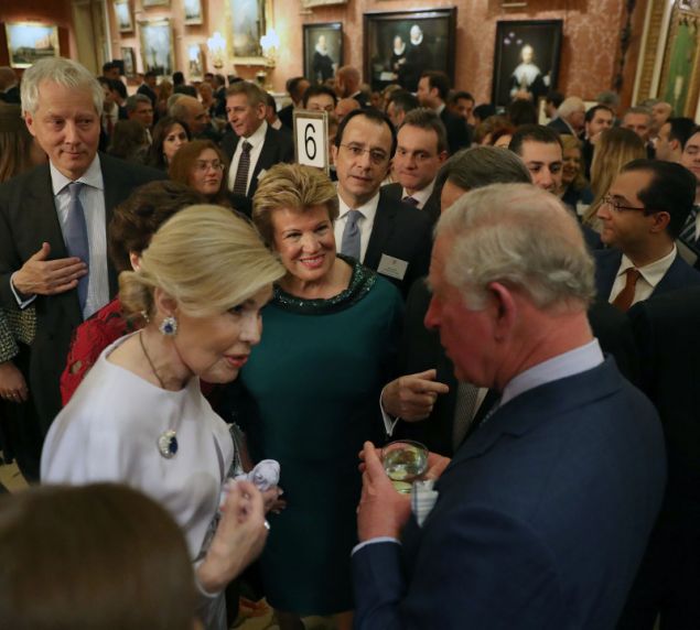 Στο παλάτι του Μπάκιγχαμ η Μαριάννα Β. Βαρδινογιάννη - Η εγκάρδια συνομιλία με τον πρίγκιπα Κάρολο (Photos) - Media