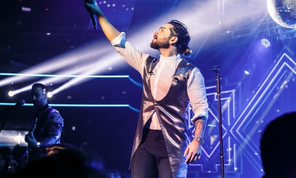 Χρήστος Μάστορας: Το σοβαρό πρόβλημα υγείας που αντιμετωπίζει- Δεν μπορεί να κουνήσει το κεφάλι του - Media