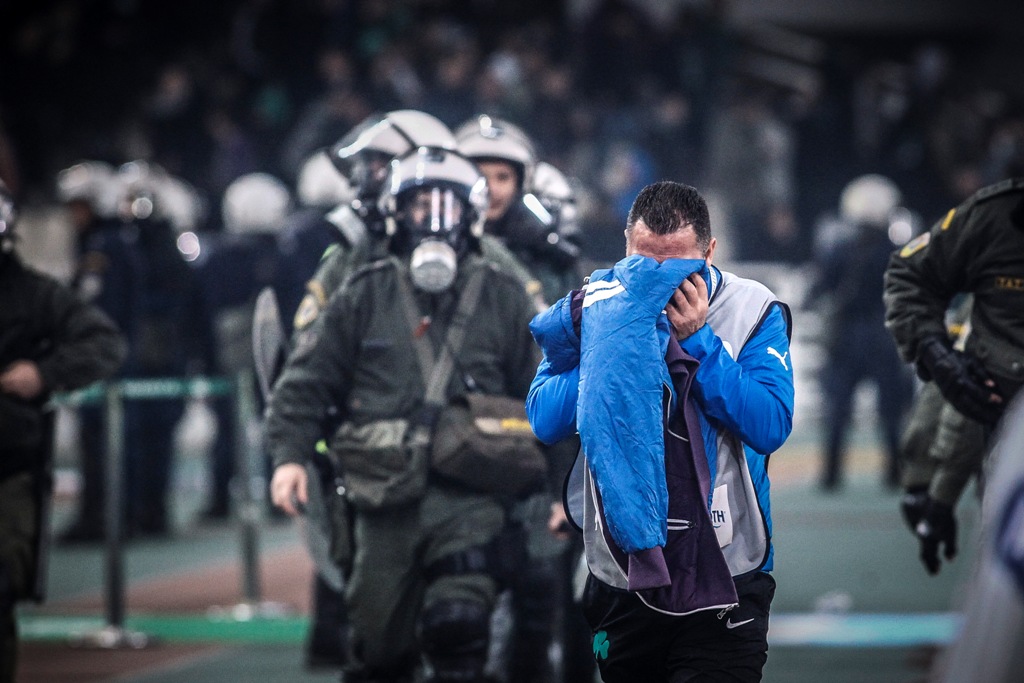 Προκαταρτική έρευνα για τον φίλαθλο που έχασε το μάτι του στα επεισόδια του ΟΑΚΑ - Media