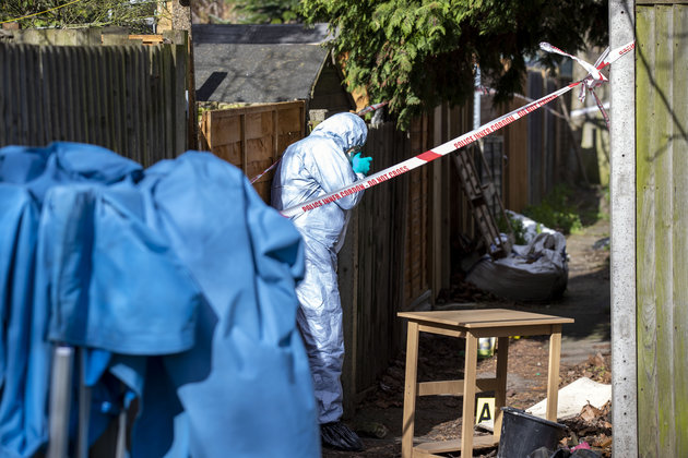 Λονδίνο: Γαλλίδα κινηματογραφίστρια βρέθηκε θαμμένη στον κήπο της - Την είχαν στραγγαλίσει - Media