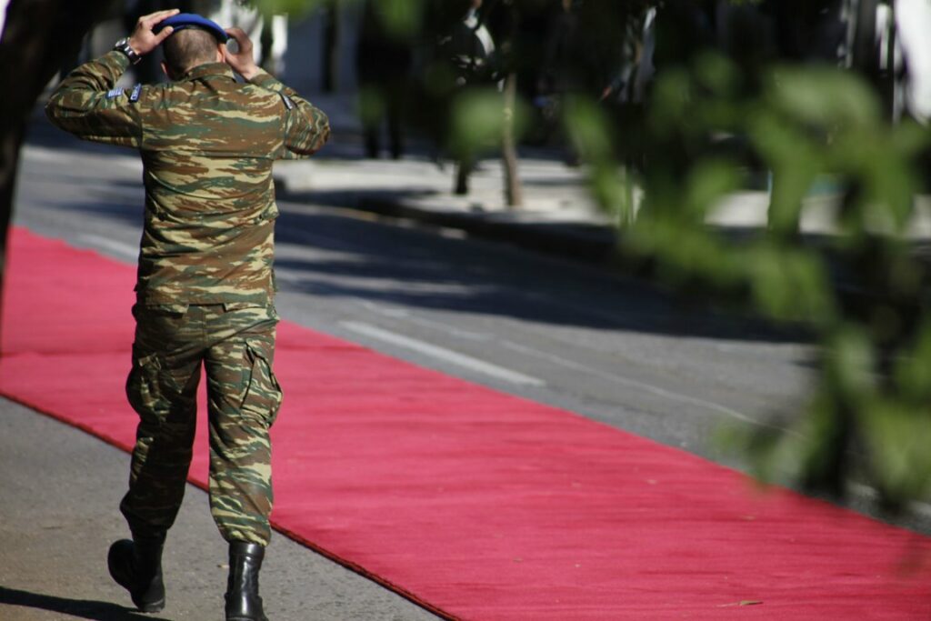 Στο ΣτΕ υπαξιωματικός που αποτάχτηκε για χρήση ναρκωτικών - «Μου έβαλαν κάνναβη στο φαγητό μου» - Media