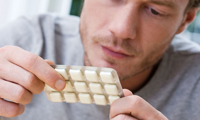 Τσίχλες νικοτίνης για το κάπνισμα: Δοσολογία, παρενέργειες και κίνδυνοι  - Media