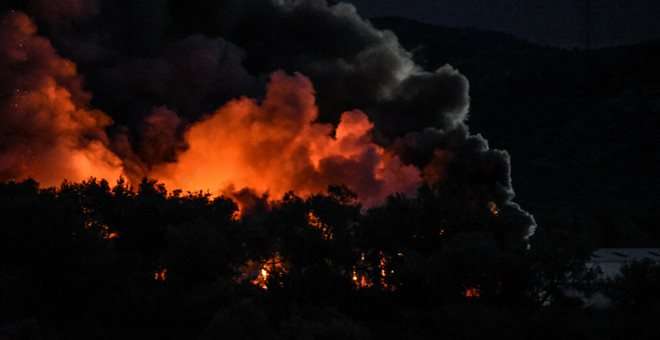 Μεγάλη φωτιά στο Πλωμάρι Μυτιλήνης - Media