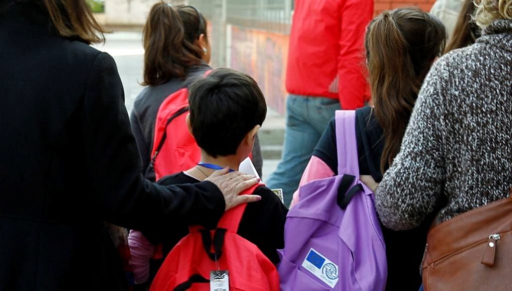 Γρεβενά: Γονείς δεν στέλνουν τα παιδιά τους στο σχολείο γιατί το απόγευμα κάνουν μαθήματα προσφυγόπουλα  - Media