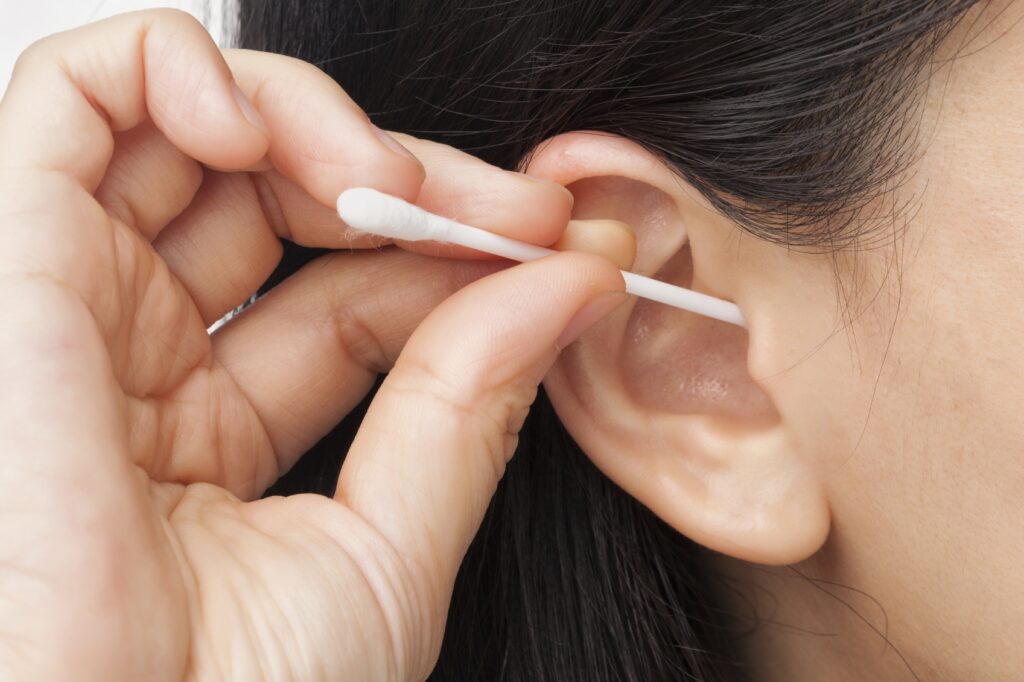 Καθαρισμός αυτιών: Ποια σημάδια δείχνουν πρόβλημα - Media