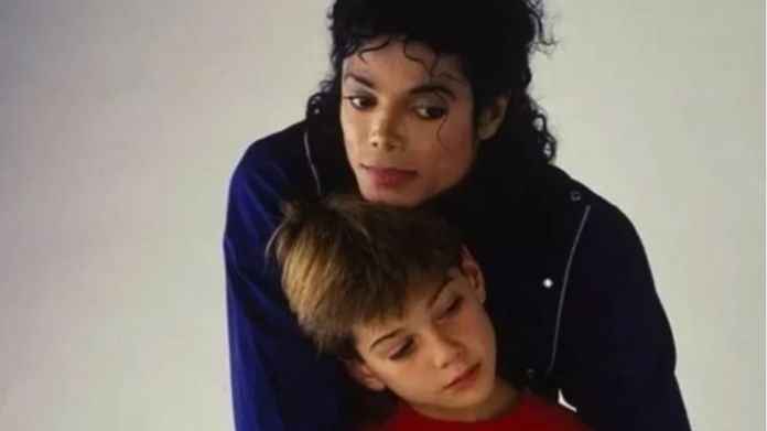 Σοκάρουν οι στίχοι του «θαμμένου» τραγουδιού του Μάικλ Τζάκσον: «Ξέρετε πού είναι τα παιδιά σας;» - Media