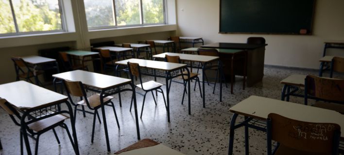 Κλειστά τα φροντιστήρια - Συγκέντρωση διαμαρτυρίας έξω από το ΣτΕ - Media