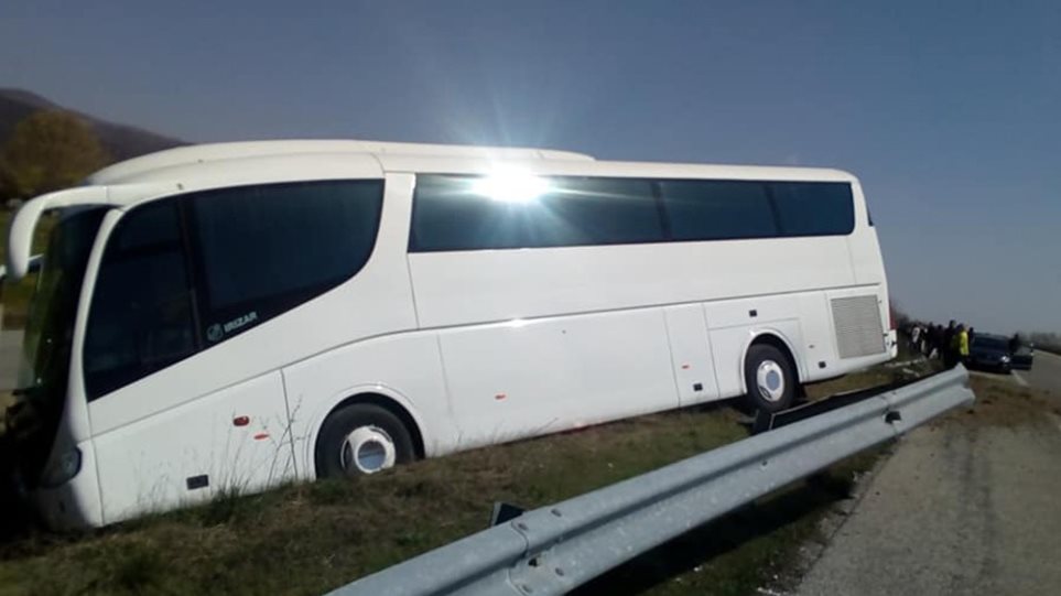 Στιγμές αγωνίας για 57 επιβάτες τουριστικού λεωφορείου στην Κομοτηνή - Media