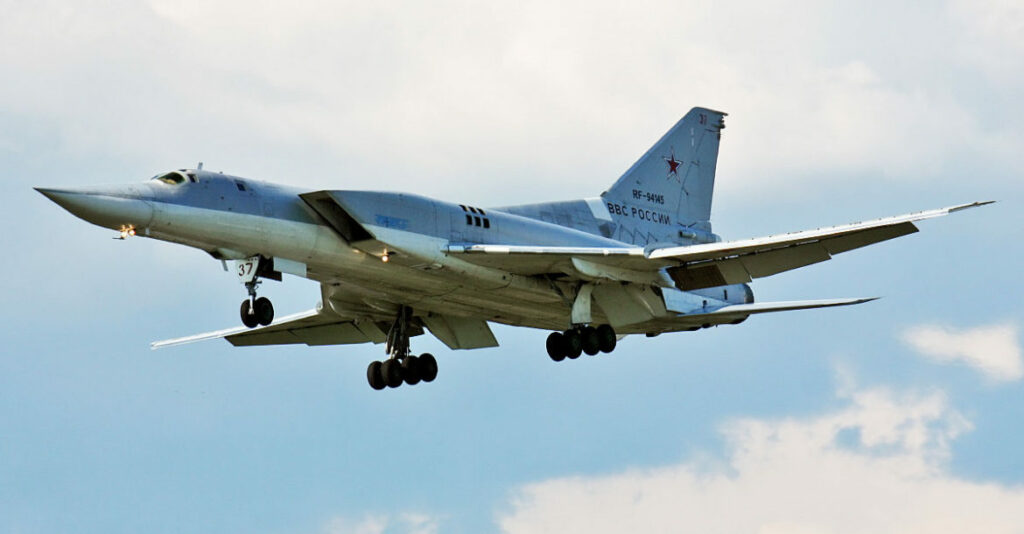 Στρατηγικά βομβαρδιστικά στέλνει στην Κριμαία η Ρωσία - Media