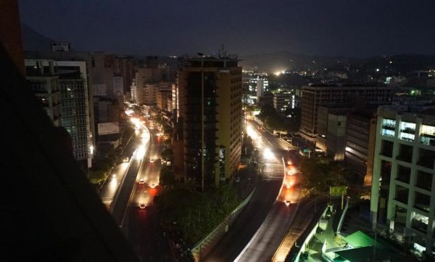 Η Βενεζουέλα βυθίστηκε στο σκοτάδι - «Σαμποτάζ» καταγγέλλει ο Μαδούρο (Photos) - Media