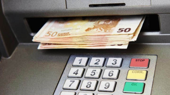 Με αρνητικά επιτόκια αντλούν χρήμα οι τράπεζες από τον μηχανισμό LTRO της ΕΚΤ       - Media