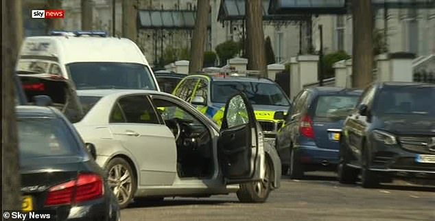 Λονδίνο: Όχημα συγκρούστηκε με το αυτοκίνητο του πρέσβη της Ουκρανίας (Photos) - Media