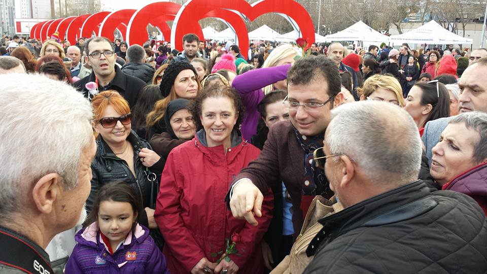 Πόντιος ο νέος δήμαρχος της Κωνσταντινούπολης - Μιλάει ελληνικά και χορεύει παραδοσιακούς χορούς στα Γιαννιτσά (Photos/Video)   - Media