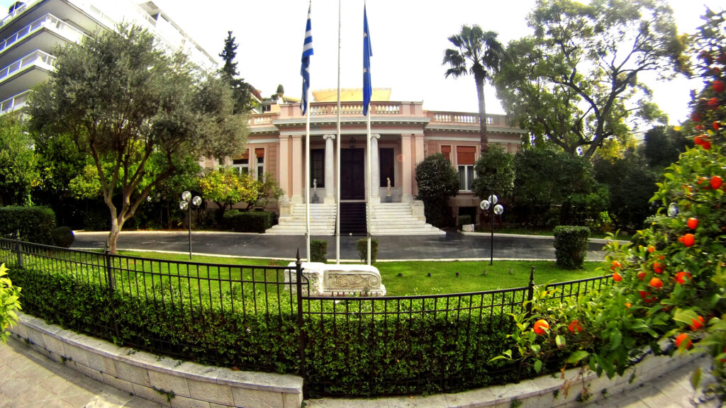 Μαξίμου κατά Ζαχαράκη για τα δάνεια της Νέας Δημοκρατίας - Media