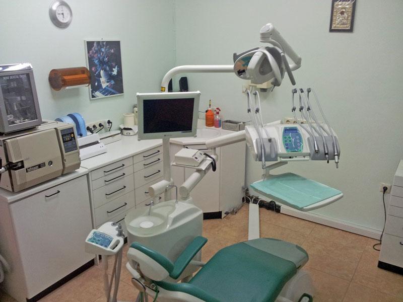 Μπελάδες για οδοντίατρο του Βόλου: Αρνήθηκε τον έρωτα συνταξιούχου - Media