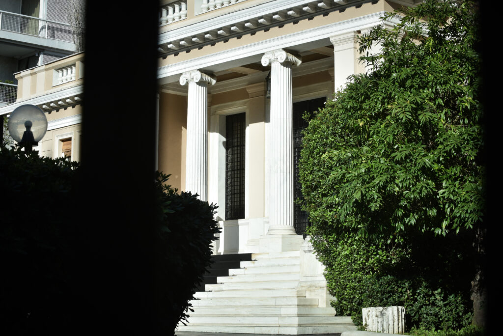 Μαξίμου για Μητσοτάκη: Δεν ντράπηκε να εκμεταλλευτεί καλλιτέχνες εν αγνοία τους - Media