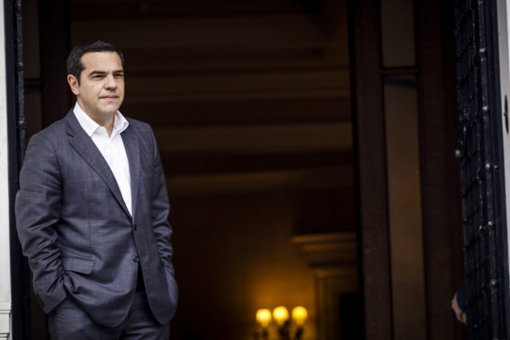 Με 70 επιχειρηματίες και 10 Υπουργούς στα Σκόπια ο Αλέξης Τσίπρας - Media