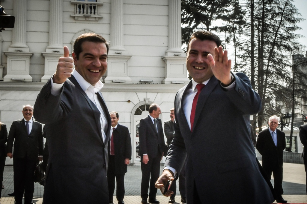Οι selfies Τσίπρα - Ζάεφ τελείωσαν: Ποια είναι τα «αγκάθια» της συμφωνίας που παραμένουν  - Media