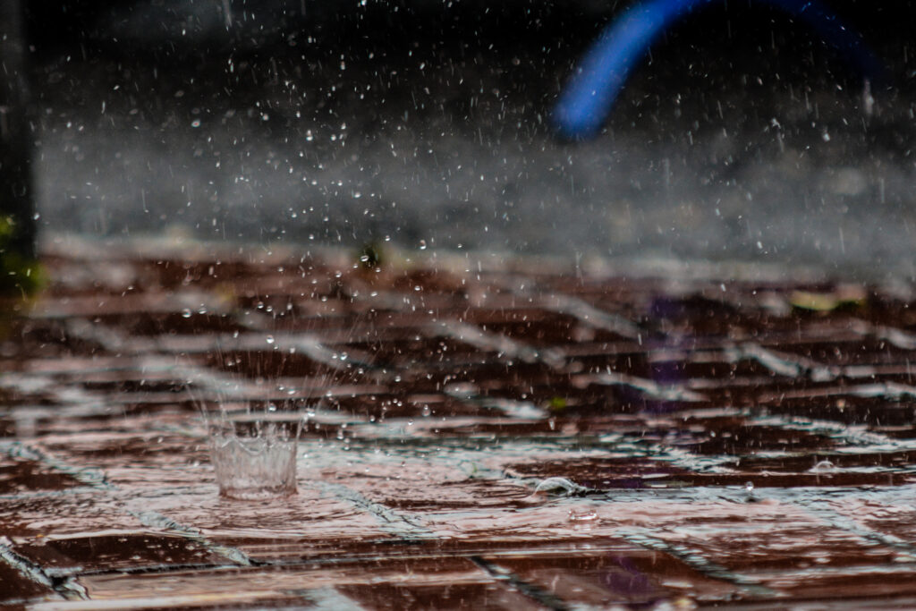 Η καταιγίδα έφερε διακοπές ρεύματος: Ποιες περιοχές επλήγησαν - Media