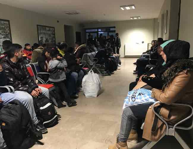 ...Διαβατά και στην Τουρκία: Ξεσηκώνουν με «μηνύματα ελπίδας» τους πρόσφυγες - Media
