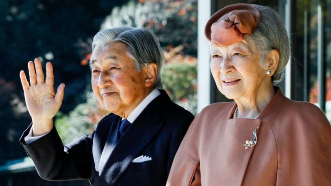 Ιαπωνία: Παραιτείται ο αυτοκράτορας Ακιχίτο – Ο Θρόνος των Χρυσανθέμων περιμένει τον Ναρουχίτο - Media
