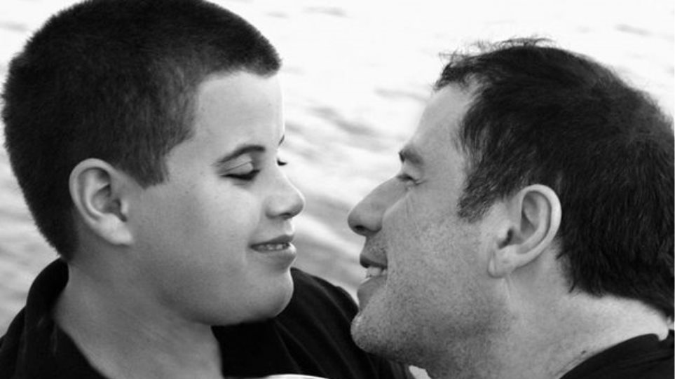 Ραγίζει καρδιές - Οι συγκινητικές φωτογραφίες του Τζον Τραβόλτα με τον αυτιστικό γιο του, που πέθανε μόλις 17 χρονών (Photos) - Media