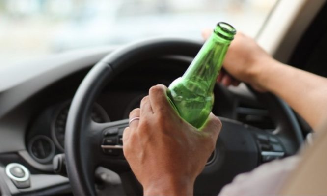 Έλληνες ιατροδικαστές: Αυτά είναι τα όρια ασφαλούς κατανάλωσης αλκοόλ κατά την οδήγηση - Media