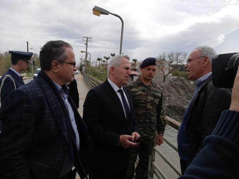 Επίσκεψη Αποστολάκη στις πληγείσες περιοχές της Κρήτης - Media