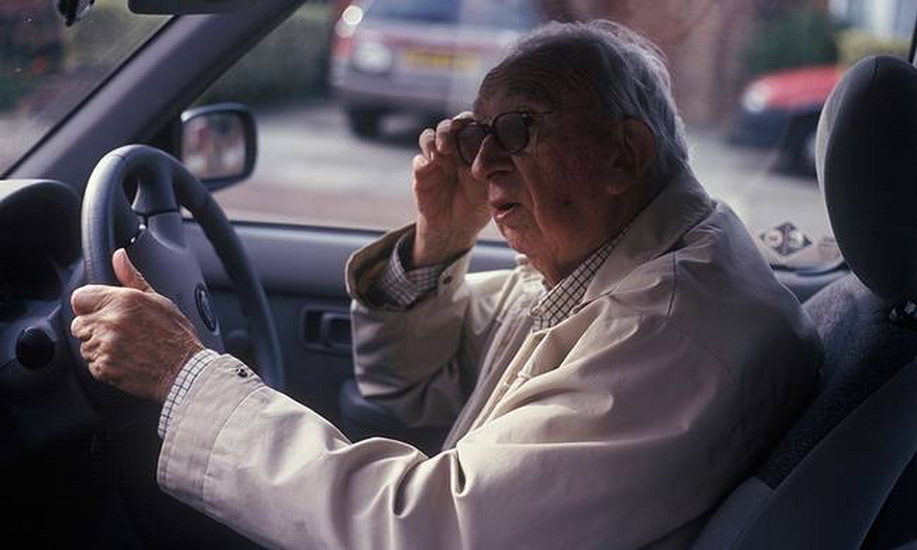 Τι ισχύει για την ανανέωση διπλώματος οδήγησης στους άνω των 74 ετών - Media