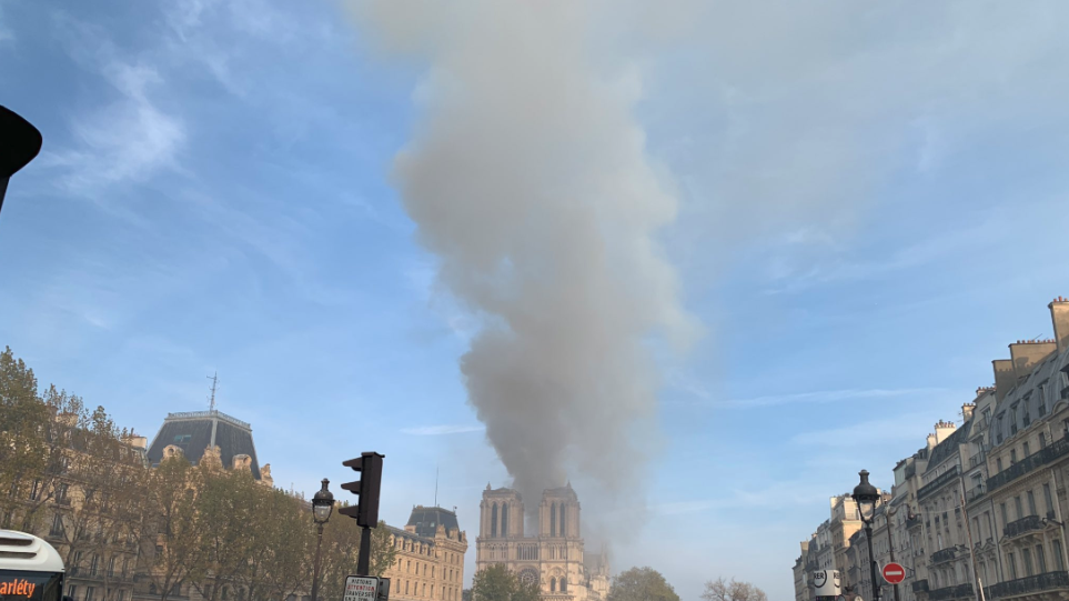 «Από εκεί άρχισε η φωτιά στην Παναγία των Παρισίων» - Πηγές γαλλικής πυροσβεστικής - Media