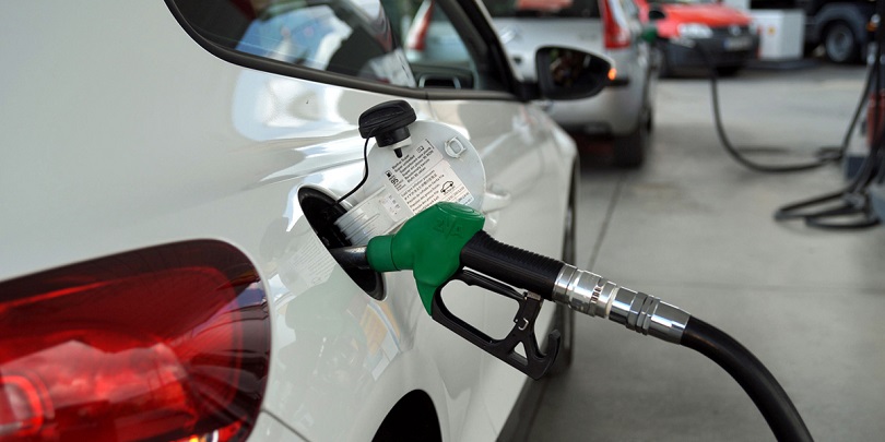 Στα ύψη η τιμή της βενζίνης: Φτάνει το 1,60 στην Αττική - Media