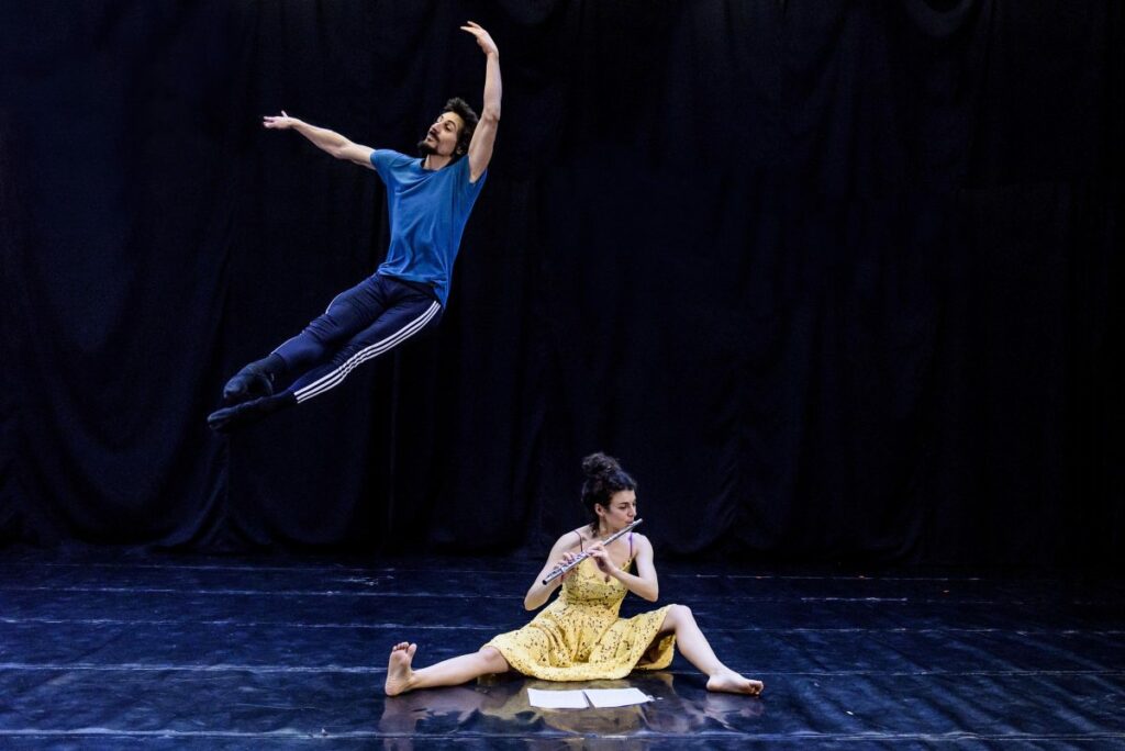 «Faded» στη Στέγη Ιδρύματος Ωνάση: Η τελευταία υπόκλιση του Γιάννη Μανταφούνη - Media