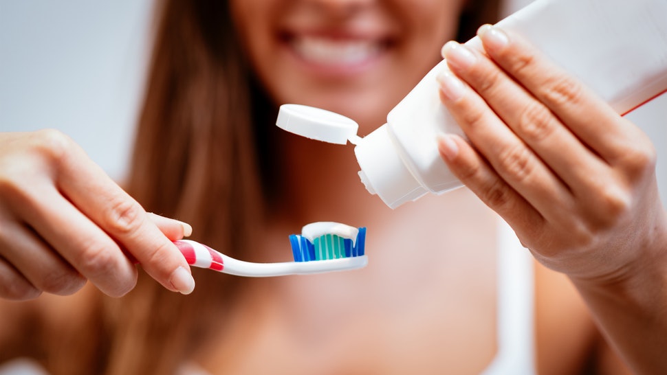 Πλύσιμο δοντιών: Πώς γίνεται σωστά το βούρτσισμα στα δόντια (Video) - Media