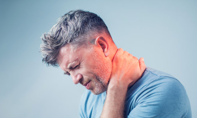 Πιάσιμο στον αυχένα: Δύο «γιατροσόφια» που θα σας ανακουφίσουν - Media