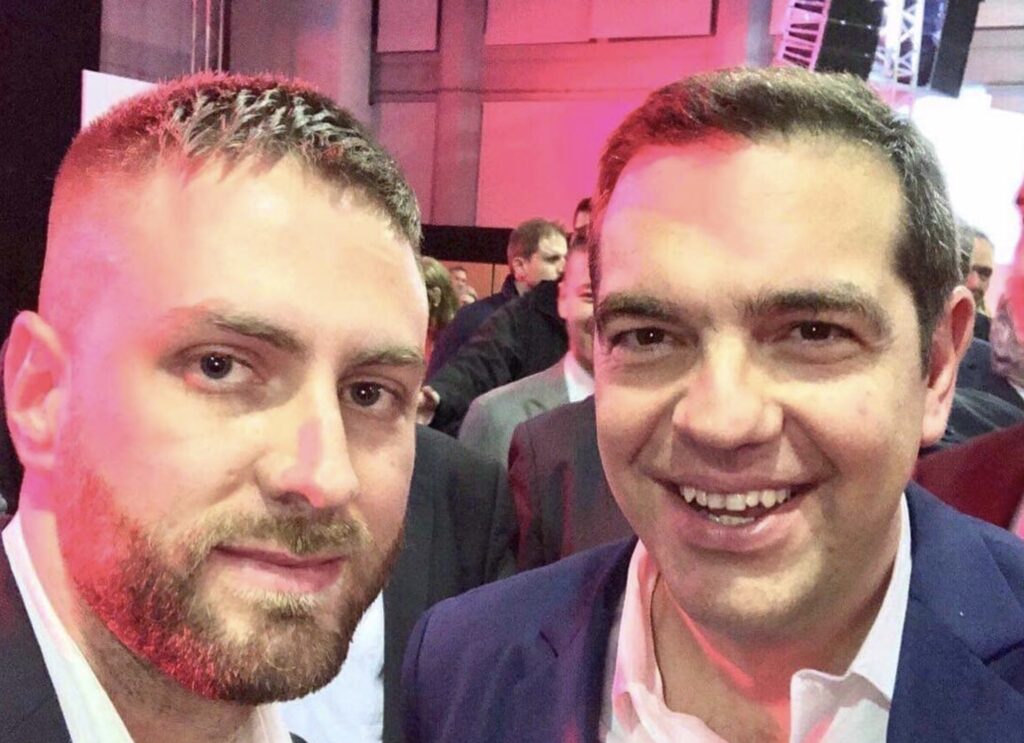 Jason Αντιγόνη: Η σelfie που ανέβασε με τον Τσίπρα - «Ο πρωθυπουργός που δεν δίστασε να συγκρουστεί με το κατεστημένο»  - Media